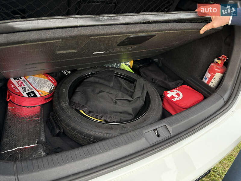 Хэтчбек Volkswagen e-Golf 2019 в Луцке