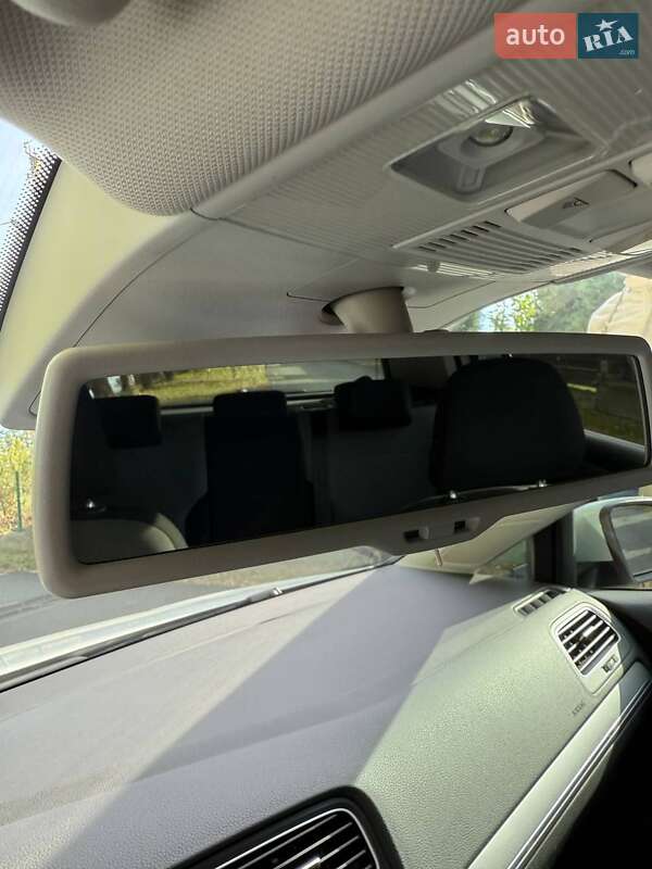 Хэтчбек Volkswagen e-Golf 2016 в Ровно фото 17 Хэтчбек Volkswagen e-Golf 2016 в Ровно