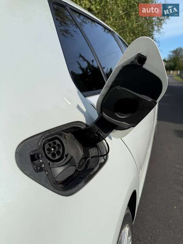 Хэтчбек Volkswagen e-Golf 2016 в Ровно фото 24 Хэтчбек Volkswagen e-Golf 2016 в Ровно