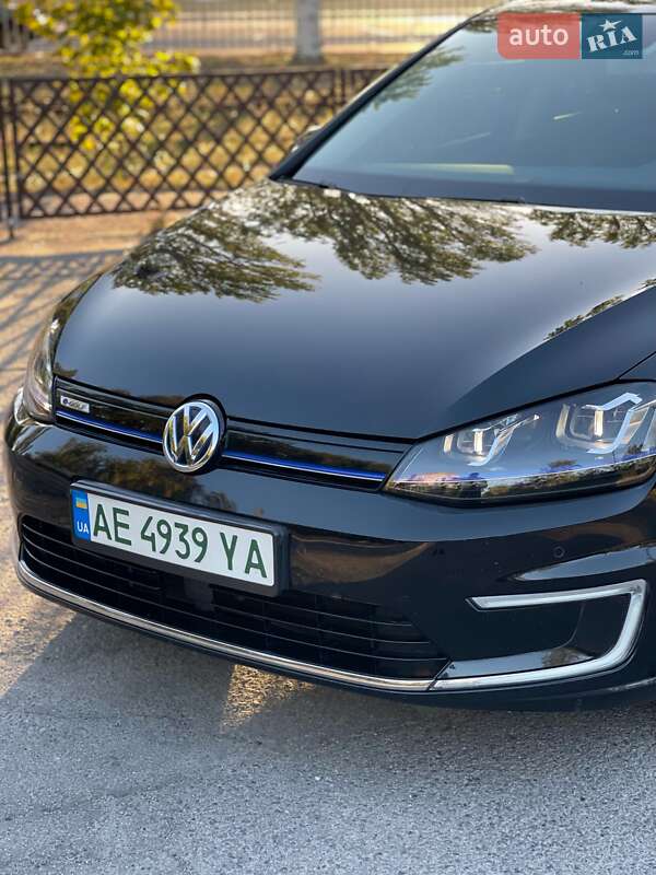 Хэтчбек Volkswagen e-Golf 2015 в Днепре фото 7 Хэтчбек Volkswagen e-Golf 2015 в Днепре
