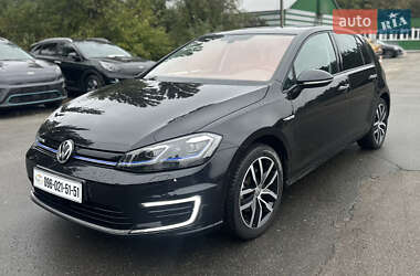 Хэтчбек Volkswagen e-Golf 2020 в Киеве