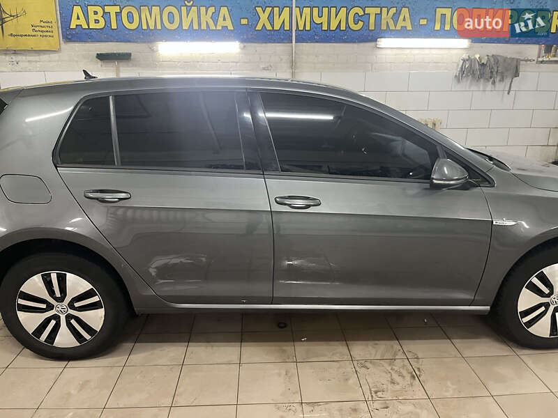 Хетчбек Volkswagen e-Golf 2019 в Богодухіву