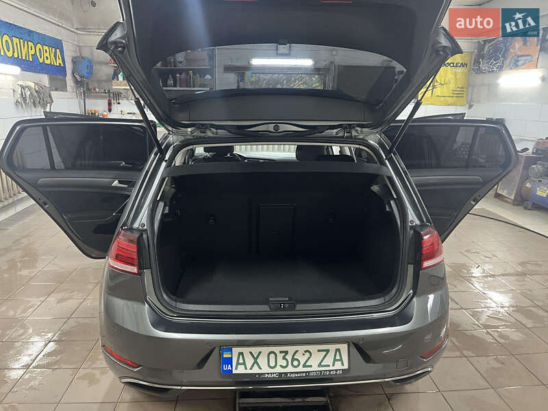 Хетчбек Volkswagen e-Golf 2019 в Богодухіву