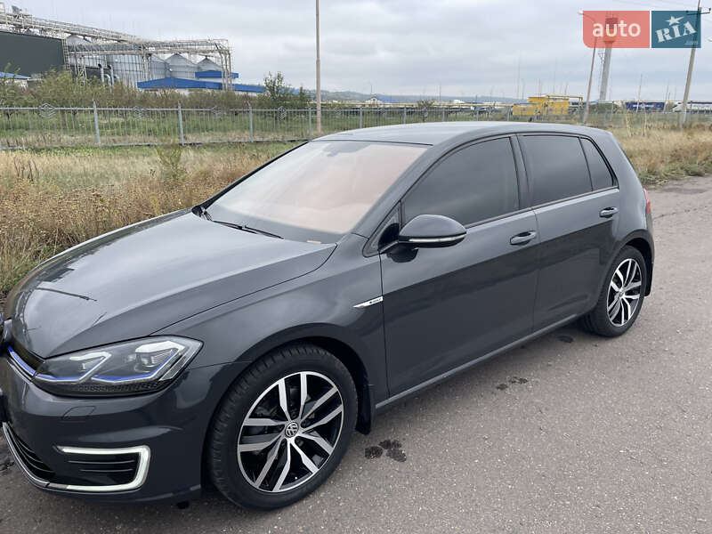 Volkswagen e-Golf 2020 Volkswagen e-Golf 2020