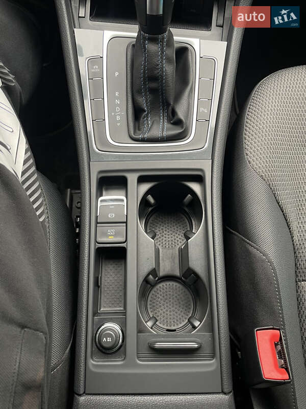 Хэтчбек Volkswagen e-Golf 2020 в Вознесенске