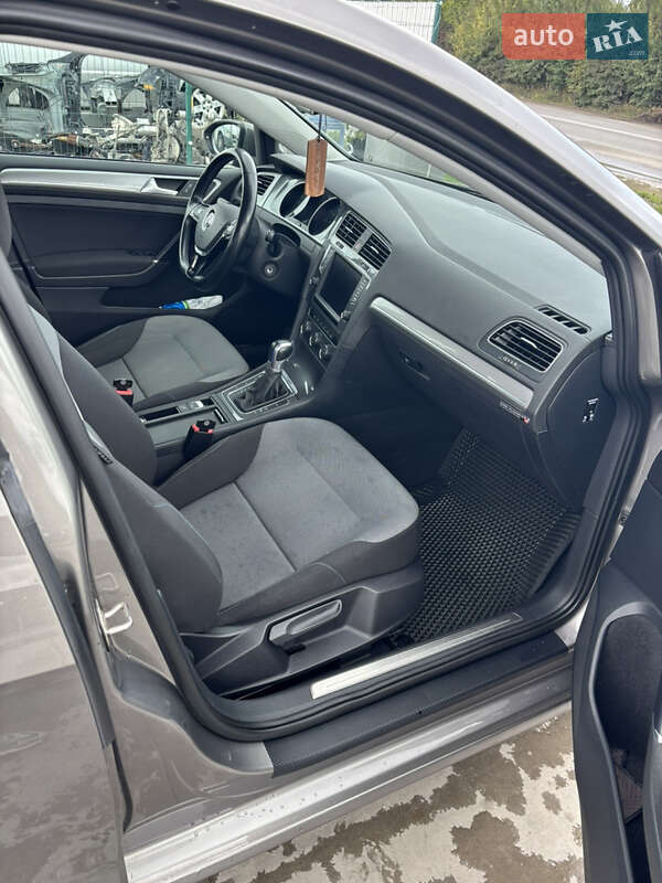 Хетчбек Volkswagen e-Golf 2014 в Кам'янець-Подільському