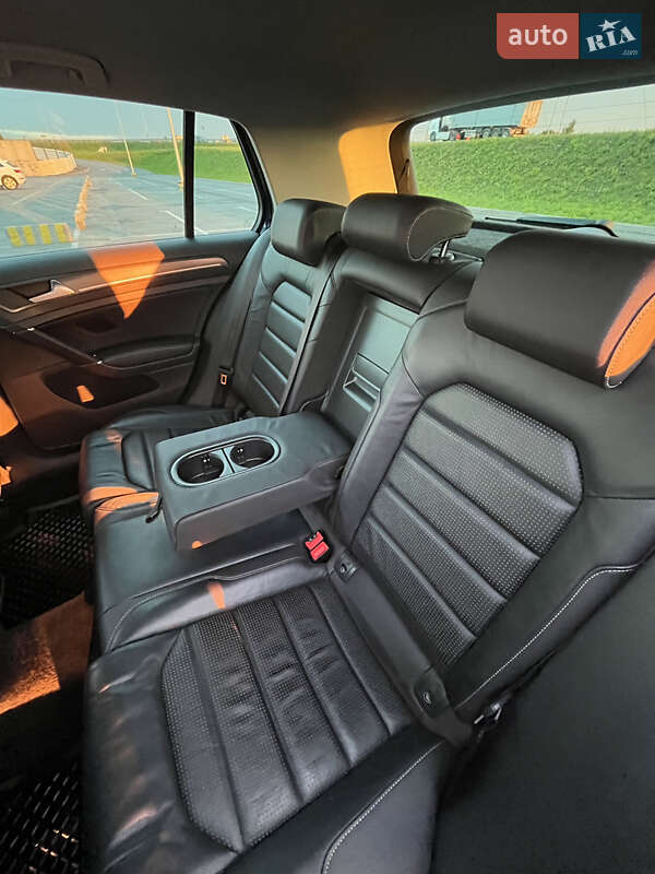 Хетчбек Volkswagen e-Golf 2017 в Львові