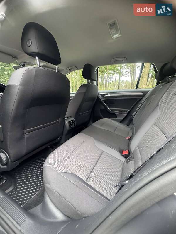 Хэтчбек Volkswagen e-Golf 2020 в Шепетовке