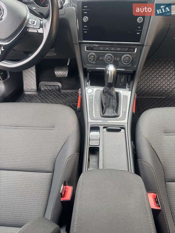 Хэтчбек Volkswagen e-Golf 2020 в Шепетовке