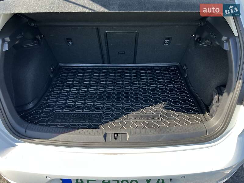 Хэтчбек Volkswagen e-Golf 2020 в Каменском