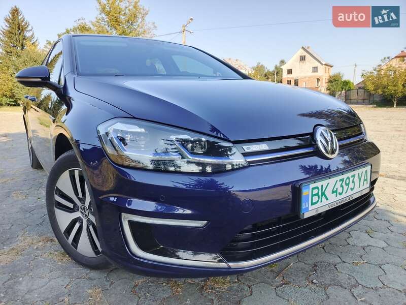 Хэтчбек Volkswagen e-Golf 2018 в Дубно