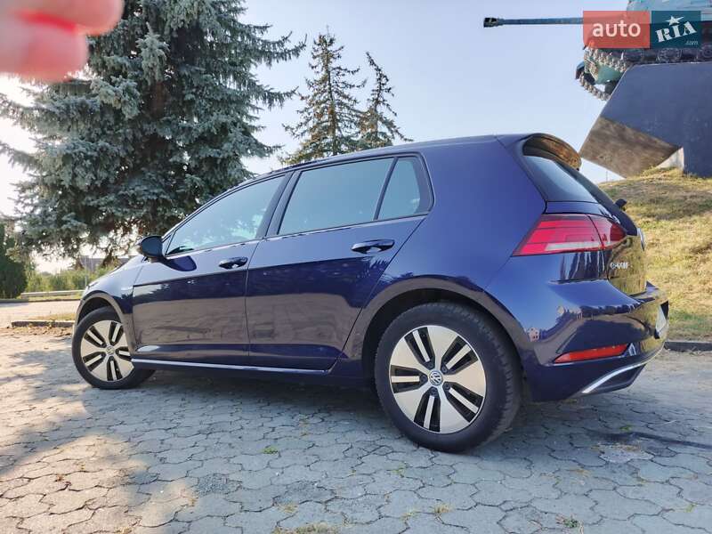 Хэтчбек Volkswagen e-Golf 2018 в Дубно