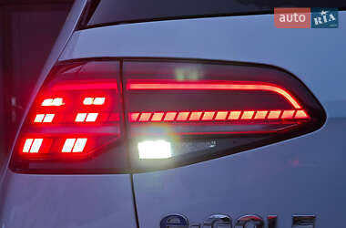 Хетчбек Volkswagen e-Golf 2018 в 