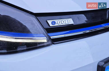 Хетчбек Volkswagen e-Golf 2018 в 