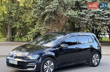 Хетчбек Volkswagen e-Golf 2014 в Дніпрі