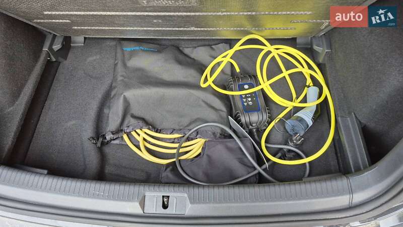 Хэтчбек Volkswagen e-Golf 2020 в Шепетовке