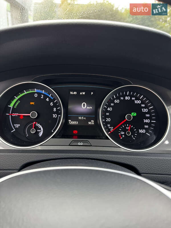 Хэтчбек Volkswagen e-Golf 2016 в Львове фото 9 Хэтчбек Volkswagen e-Golf 2016 в Львове