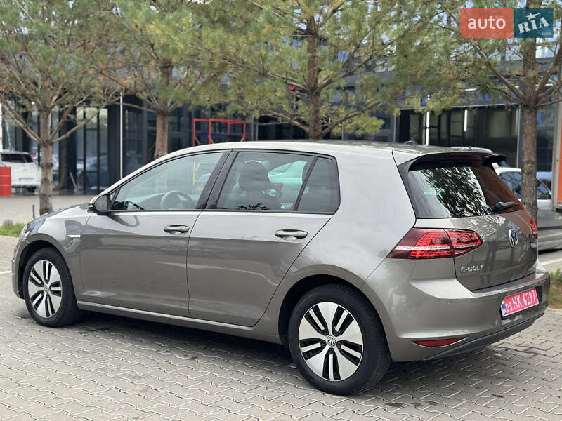 Volkswagen e-Golf 2015