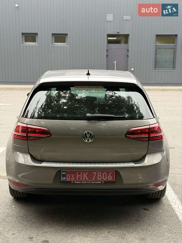 Хэтчбек Volkswagen e-Golf 2015 в Каменец-Подольском