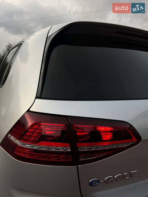 Хэтчбек Volkswagen e-Golf 2015 в Ровно