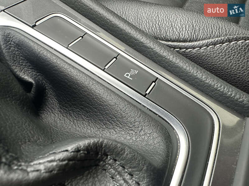 Хетчбек Volkswagen e-Golf 2017 в Рівному