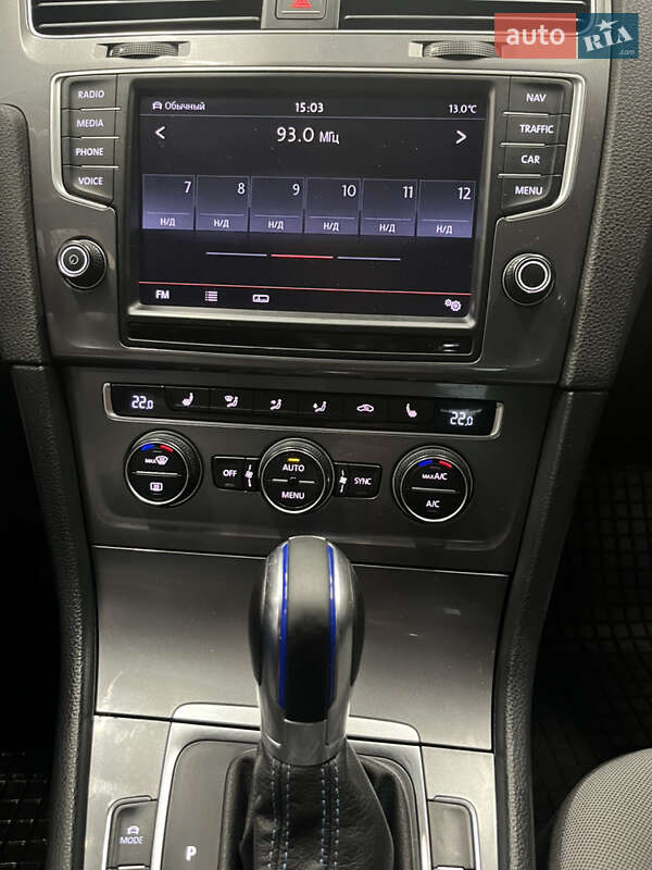 Хэтчбек Volkswagen e-Golf 2014 в Киеве фото 12 Хэтчбек Volkswagen e-Golf 2014 в Киеве
