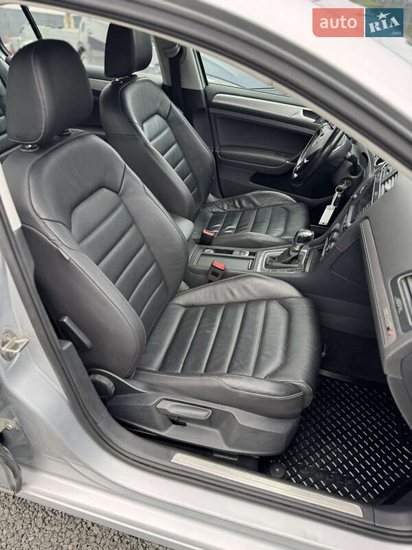 Хетчбек Volkswagen e-Golf 2015 в Рівному фото 20 Хетчбек Volkswagen e-Golf 2015 в Рівному