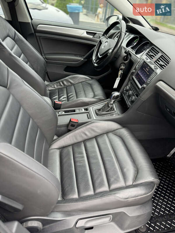 Хетчбек Volkswagen e-Golf 2015 в Рівному фото 22 Хетчбек Volkswagen e-Golf 2015 в Рівному