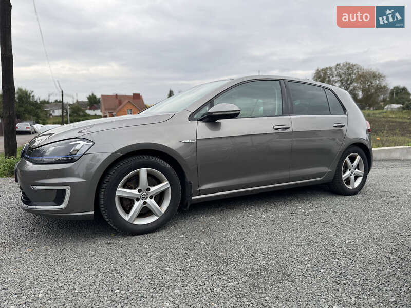Хетчбек Volkswagen e-Golf 2015 в Рівному
