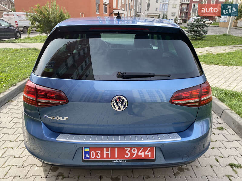 Хетчбек Volkswagen e-Golf 2015 в Чернівцях