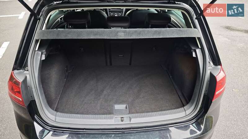 Хэтчбек Volkswagen e-Golf 2015 в Каменец-Подольском фото 11 Хэтчбек Volkswagen e-Golf 2015 в Каменец-Подольском