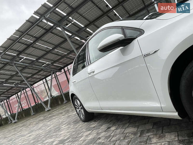 Хетчбек Volkswagen e-Golf 2014 в Львові