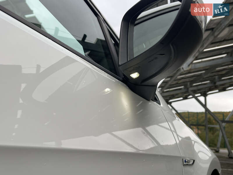 Хетчбек Volkswagen e-Golf 2014 в Львові