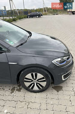 Хетчбек Volkswagen e-Golf 2020 в  фото 11 Хетчбек Volkswagen e-Golf 2020 в