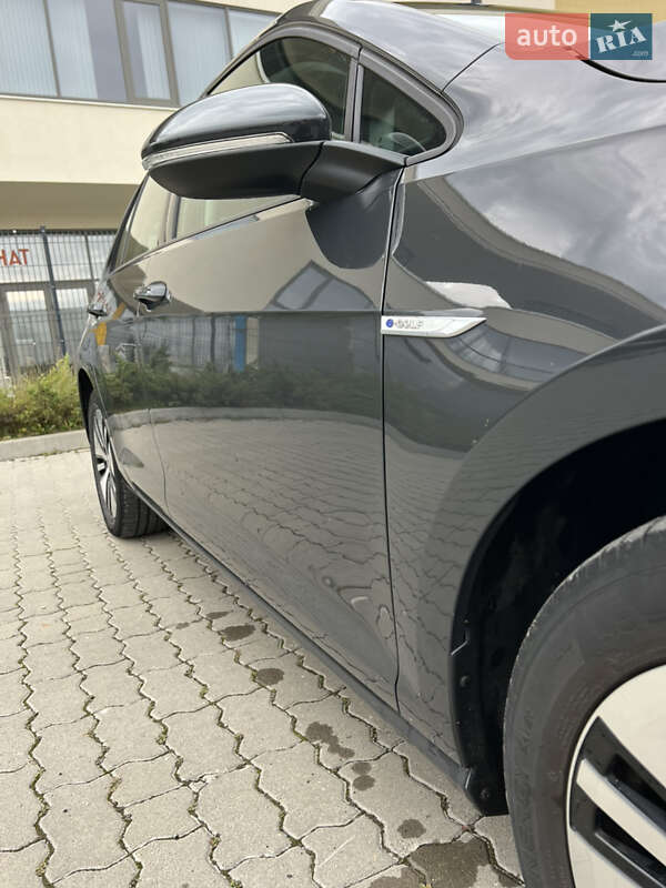 Хэтчбек Volkswagen e-Golf 2020 в Львове фото 17 Хэтчбек Volkswagen e-Golf 2020 в Львове