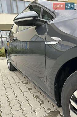 Хетчбек Volkswagen e-Golf 2020 в  фото 17 Хетчбек Volkswagen e-Golf 2020 в