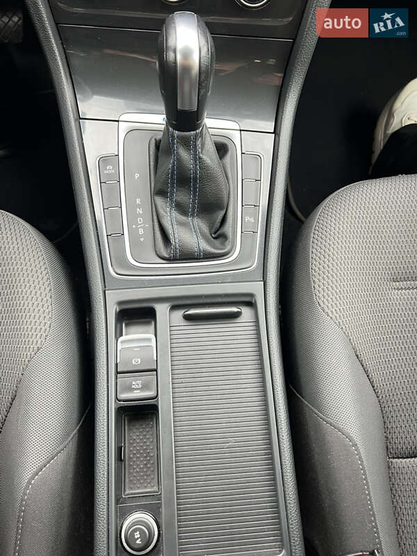 Хэтчбек Volkswagen e-Golf 2020 в Львове фото 31 Хэтчбек Volkswagen e-Golf 2020 в Львове