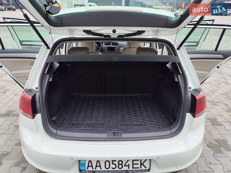 Хэтчбек Volkswagen e-Golf 2014 в Киеве фото 3 Хэтчбек Volkswagen e-Golf 2014 в Киеве