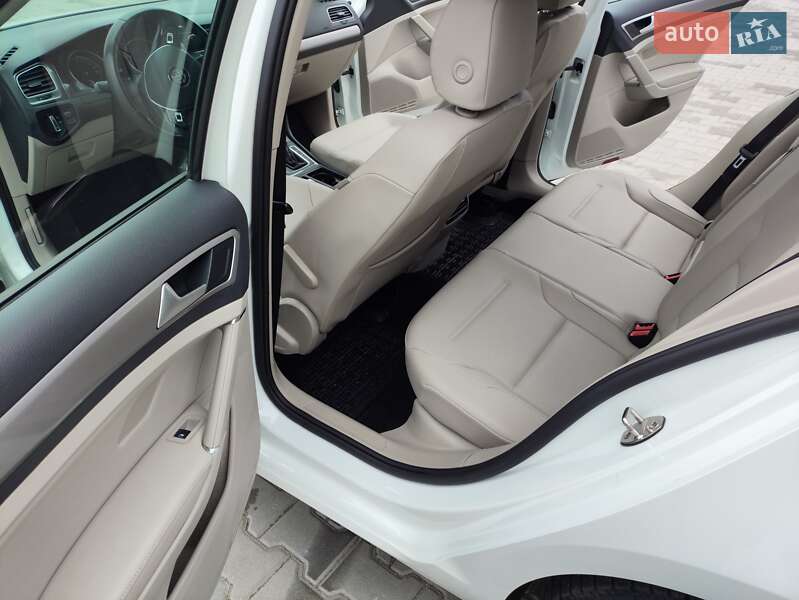 Хэтчбек Volkswagen e-Golf 2014 в Киеве фото 6 Хэтчбек Volkswagen e-Golf 2014 в Киеве