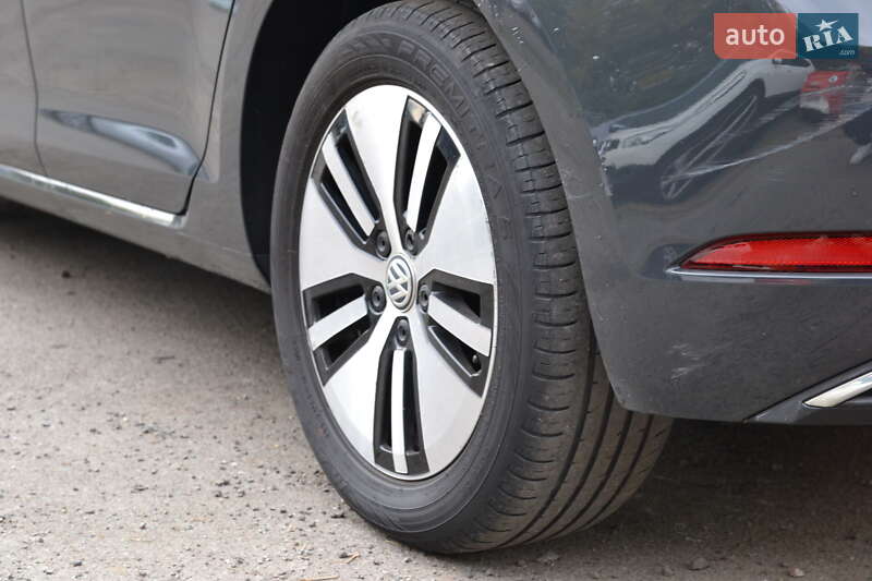 Хетчбек Volkswagen e-Golf 2018 в Луцьку