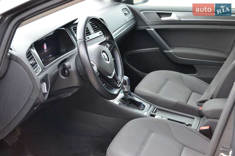 Хетчбек Volkswagen e-Golf 2018 в Луцьку