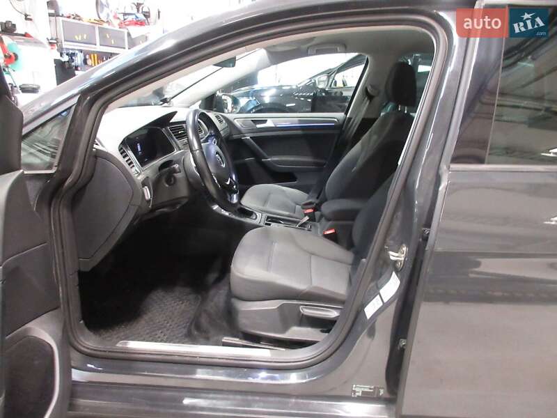 Хетчбек Volkswagen e-Golf 2018 в Луцьку