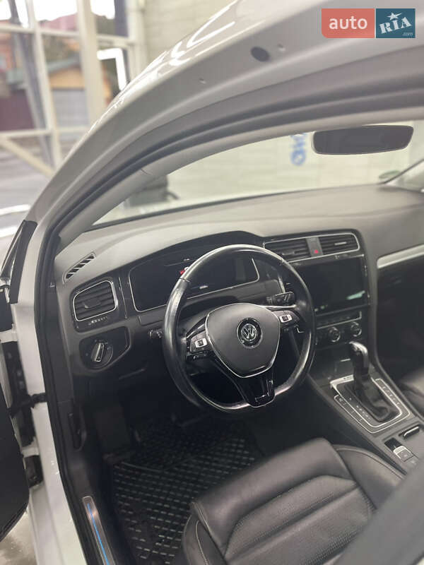 Хэтчбек Volkswagen e-Golf 2019 в Луцке