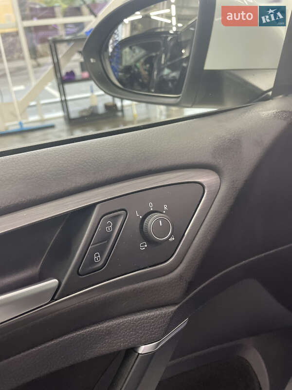 Хэтчбек Volkswagen e-Golf 2019 в Луцке