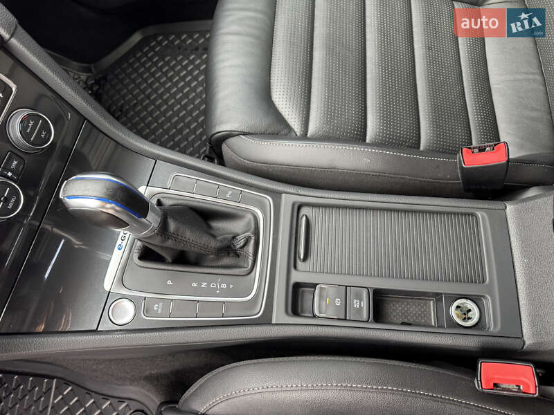 Хэтчбек Volkswagen e-Golf 2019 в Ровно