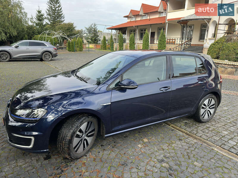 Хэтчбек Volkswagen e-Golf 2015 в Львове