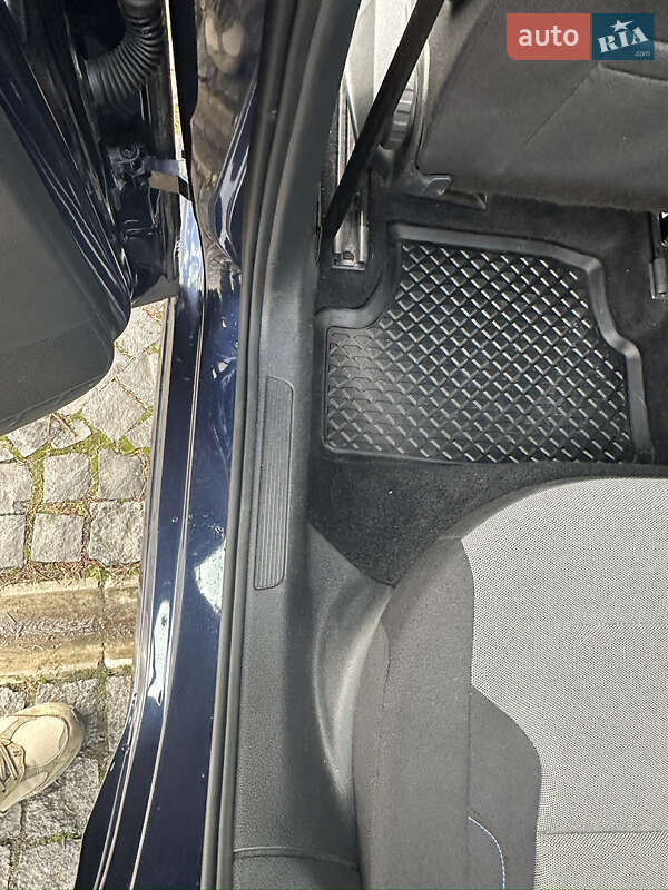 Хэтчбек Volkswagen e-Golf 2015 в Львове