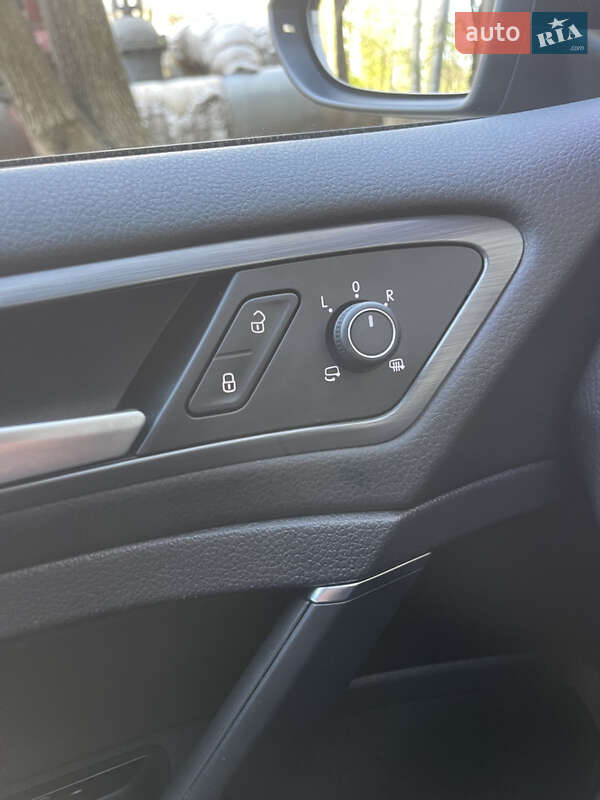 Хэтчбек Volkswagen e-Golf 2019 в Одессе