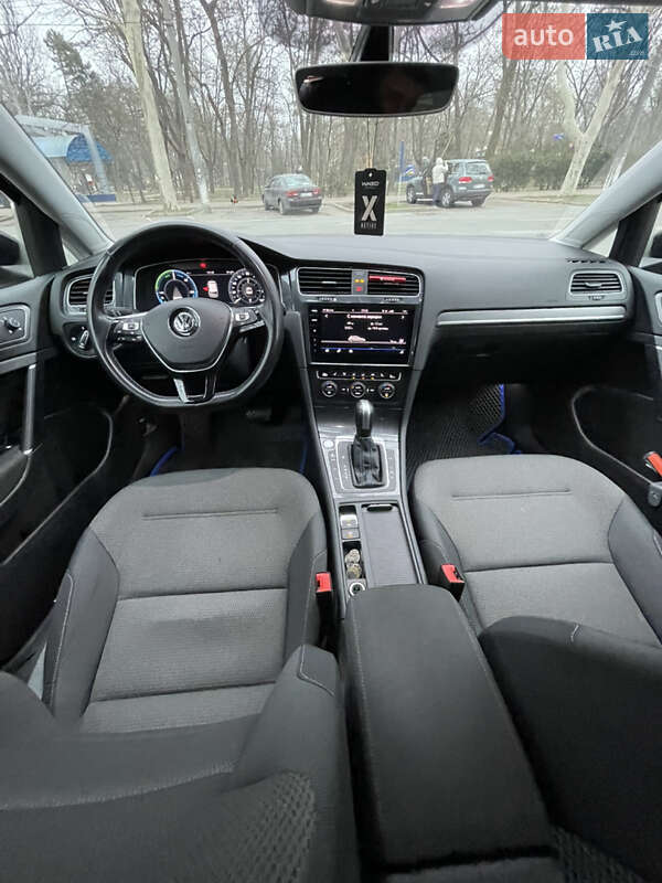 Хэтчбек Volkswagen e-Golf 2019 в Одессе