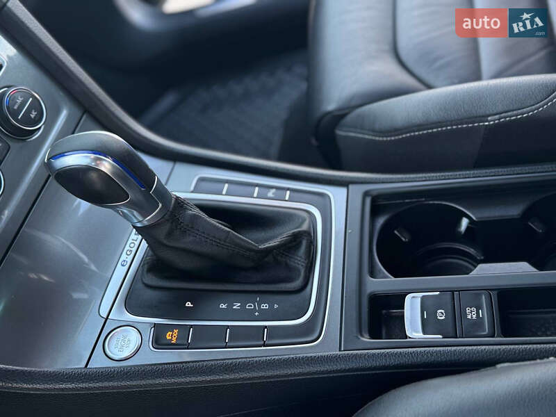 Хэтчбек Volkswagen e-Golf 2016 в Львове